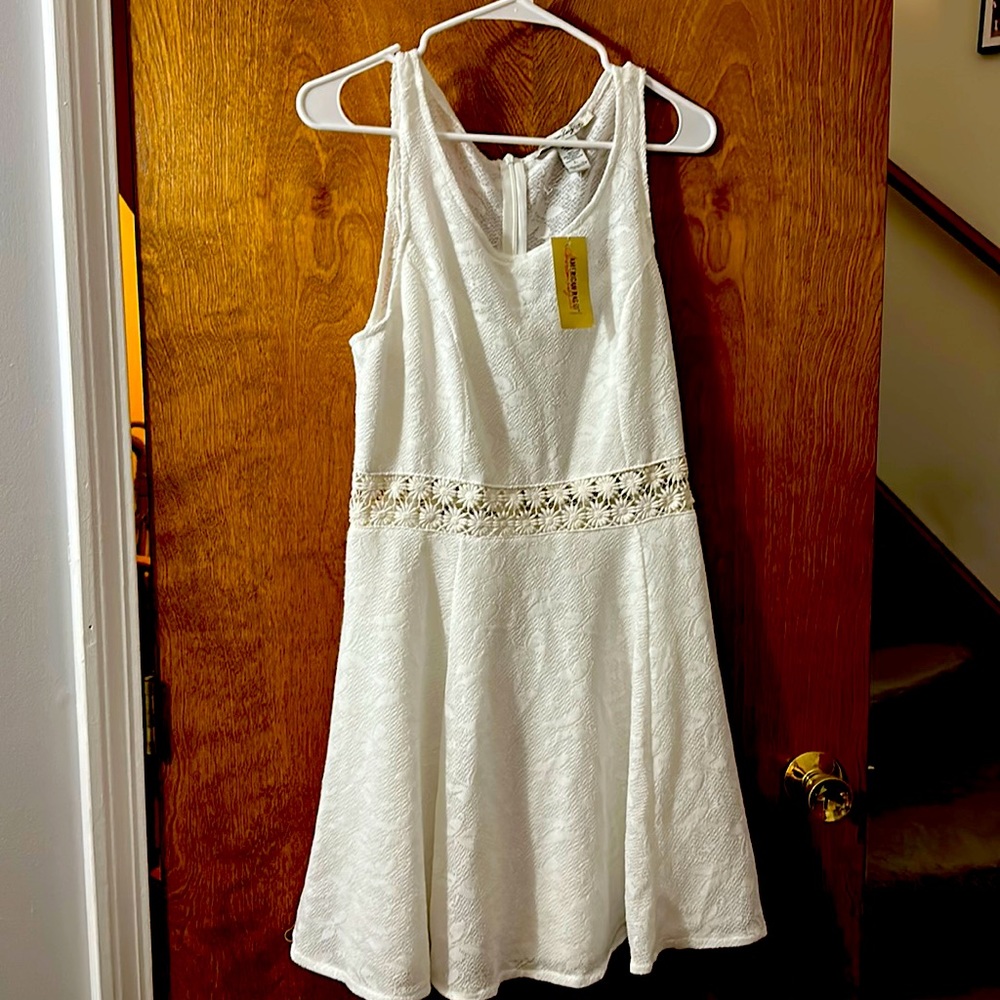 American Rag white dress size Large Juniors. Great for any wedding events!